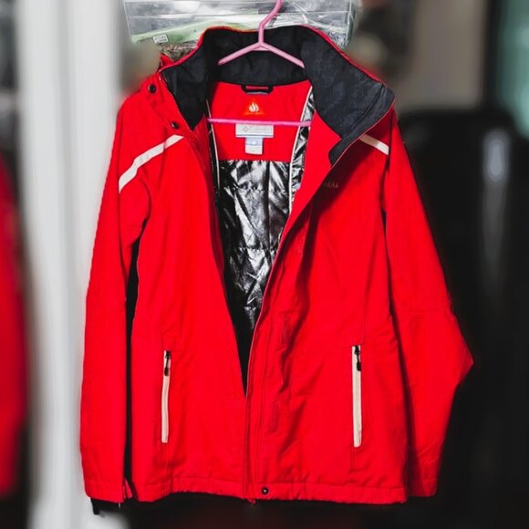 Columbia Sportswear Women's Waterproof Polar Pass Jacket w/ Omni-Heat [Like New] - Picture 2 of 11